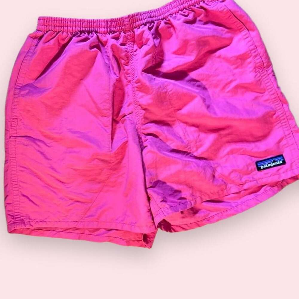 Patagonia Men's Baggies™ Shorts 5" Size Small in Ultra Pink